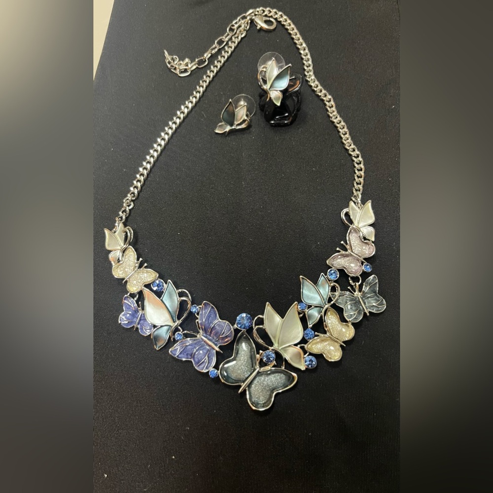Windsor Necklace and Earring Set, 18", Fashion Set, Beautiful Set